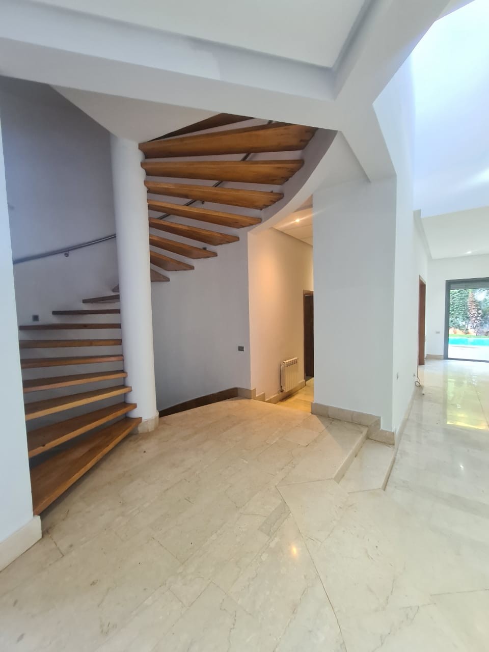 Location superbe villa vide- Ain Diab — 6