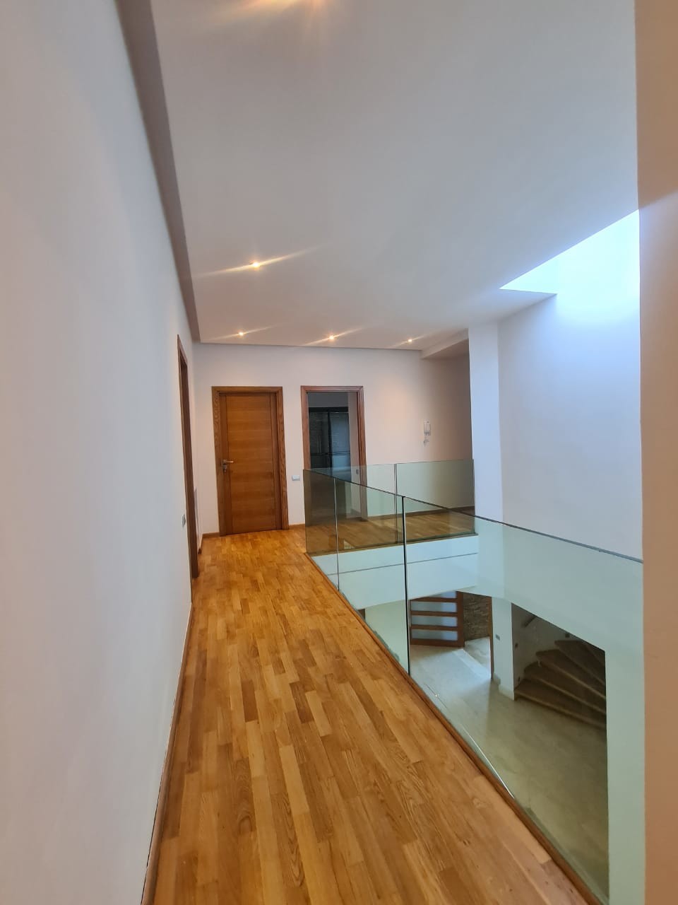 Location superbe villa vide- Ain Diab — 4