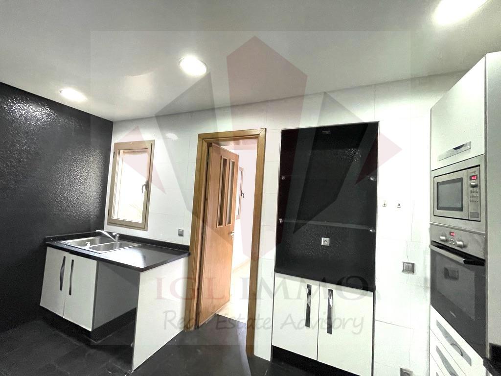 Villa 350 m² à Bouskoura Golf City — 9
