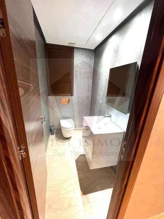 Magnifique studio neuf et meublé de 54m2 au quartier Oasis — 3