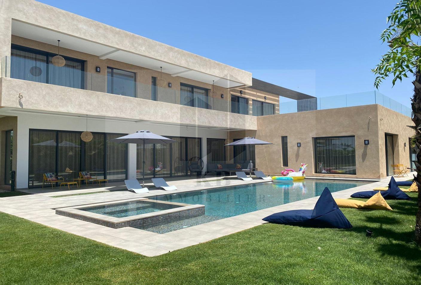 Villa moderne et neuve à 15 minutes de L’hivernage .