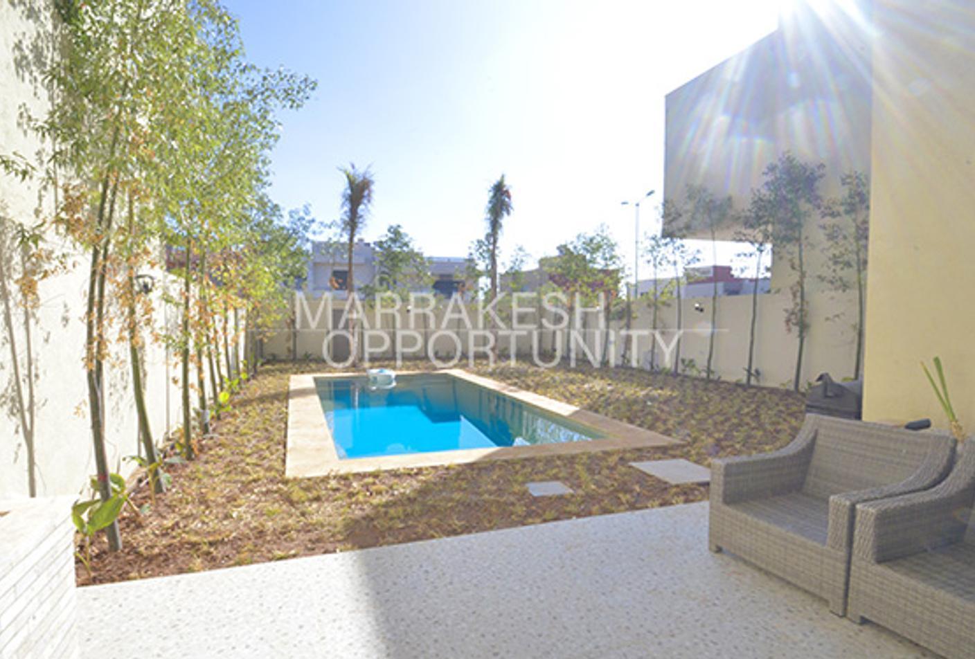 Jolie Villa Meublée avec piscine en vente sur la route de casa — 3