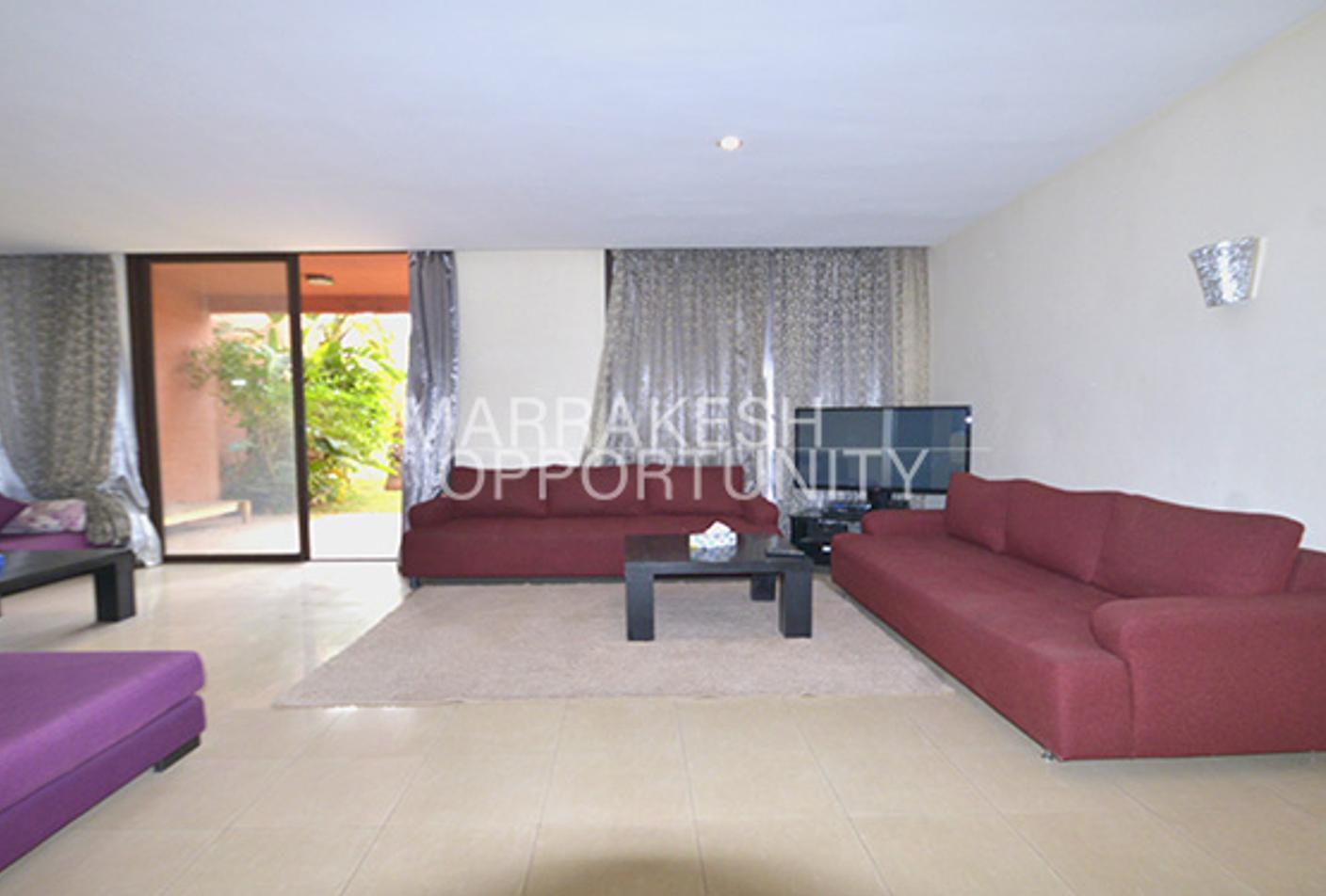 Vente  Jolie Villa meublée à Agdal — 2