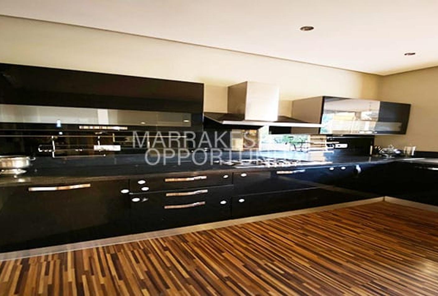 Villa 320 m² f Izdihar — 8