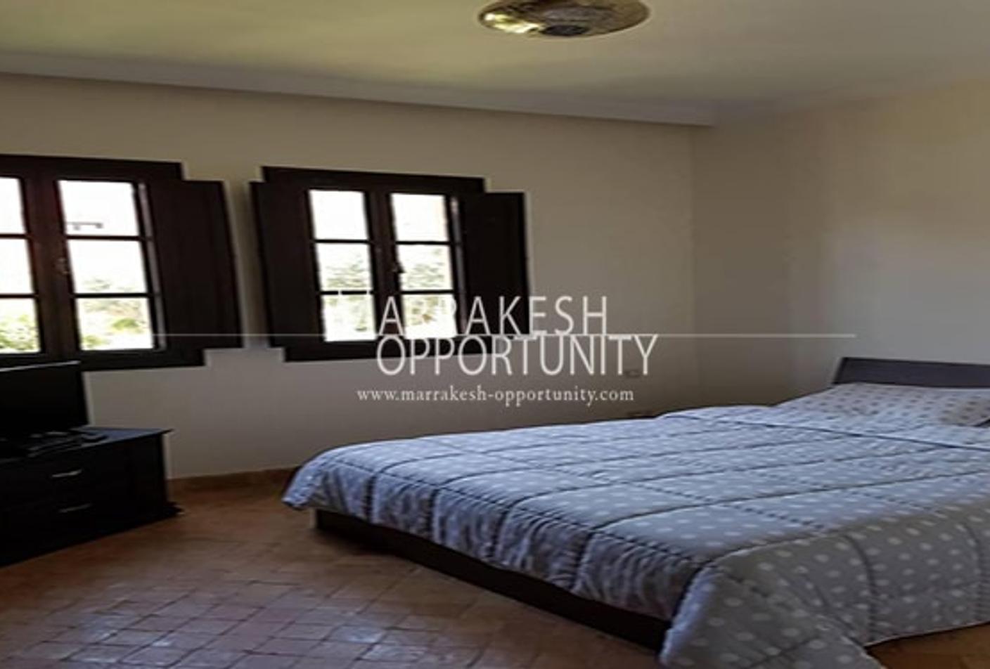 Sale pretty villa with private swimming pool in the palm grove — 2