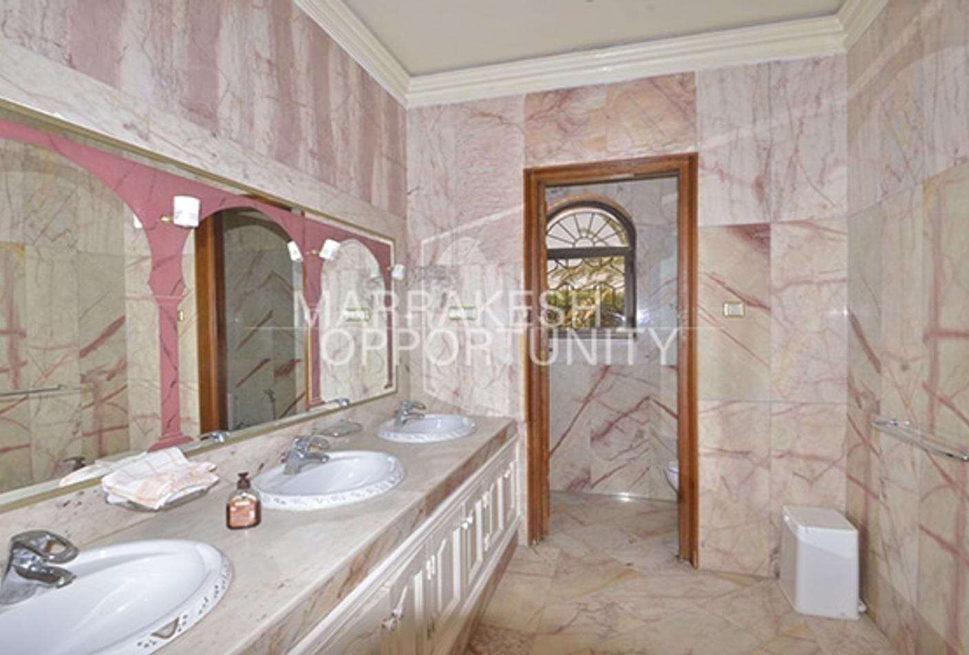 Une grande villa en vente situé à la Palmeraie — 6