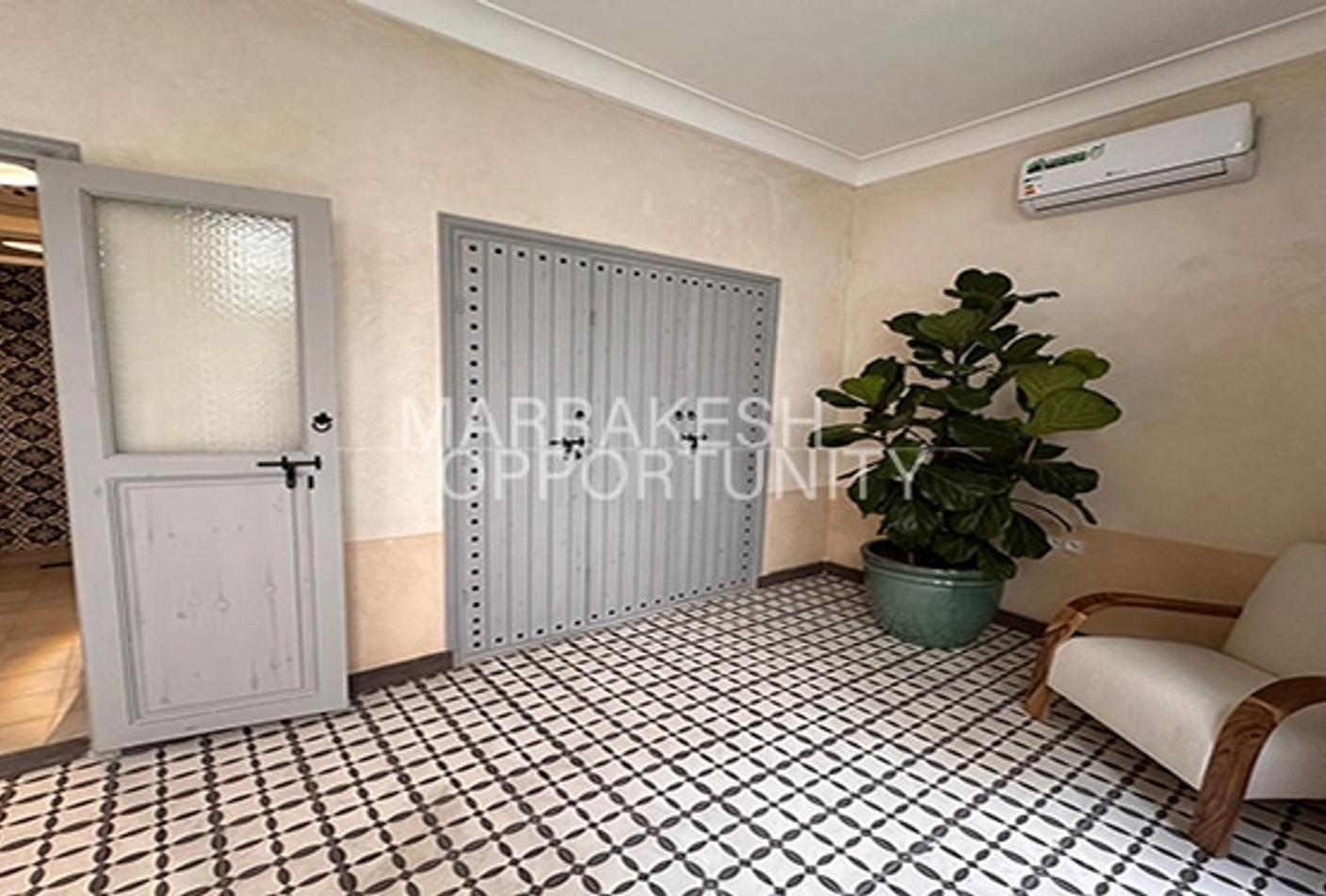 Un Riad authentique très original niché en plein médina proposé pour la vente — 2