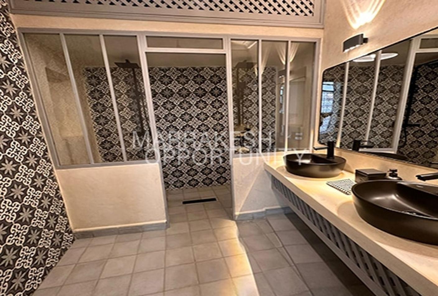 Un Riad authentique très original niché en plein médina proposé pour la vente — 5