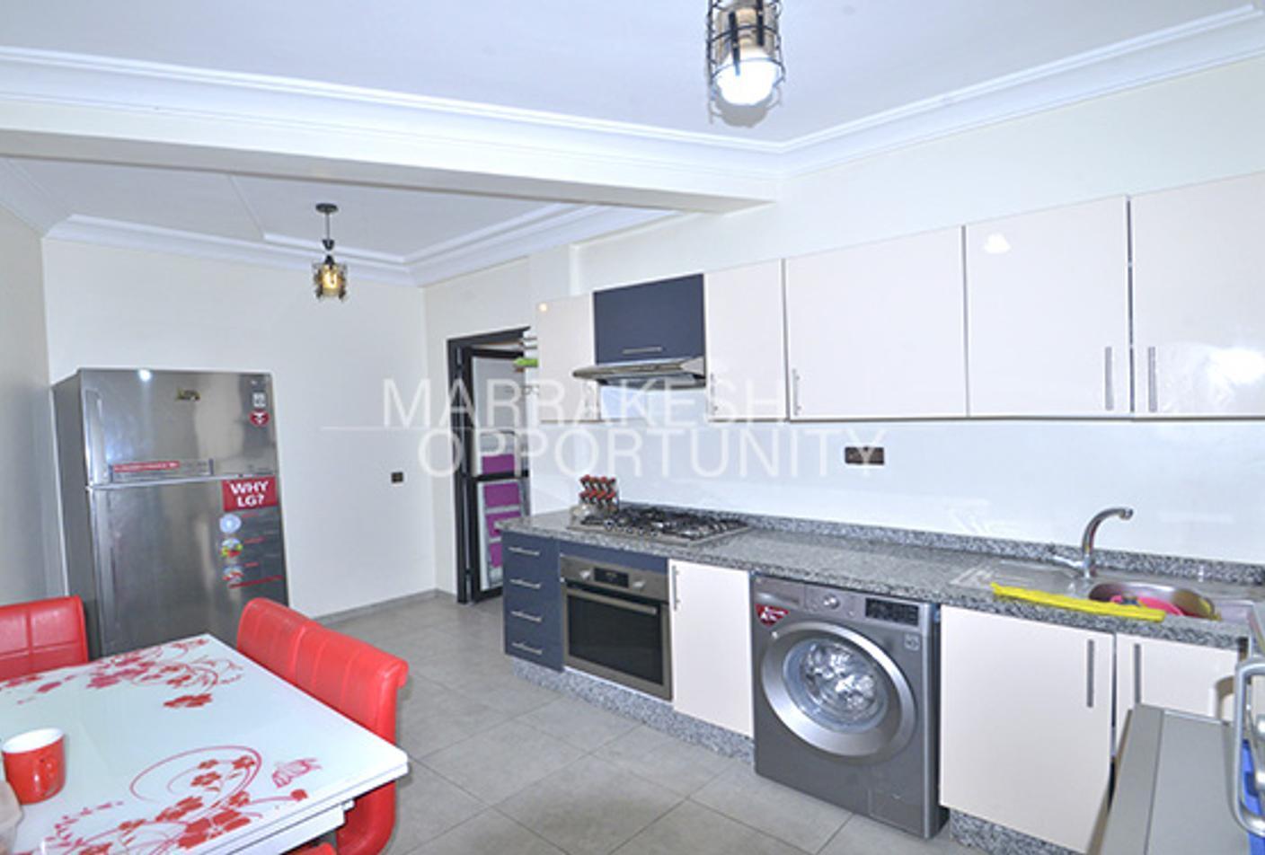 Spacieux appartement meublé 3 chambres en location annuelle à Guéliz — 4