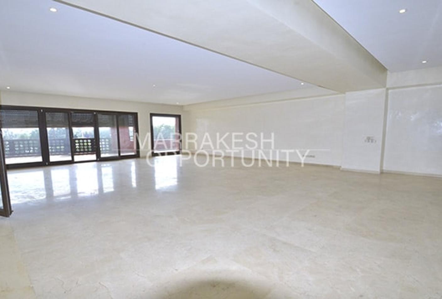 Appartement spacieux non meublé en location à Guéliz — 2