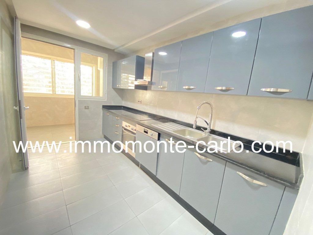 Location Appartement avec terrasse à Rabat Souissi, — 3