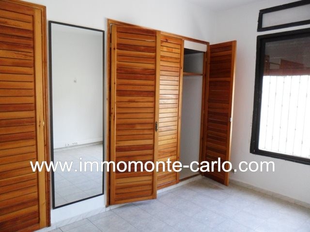 Location villa vide au quartier Souissi à Rabat — 2