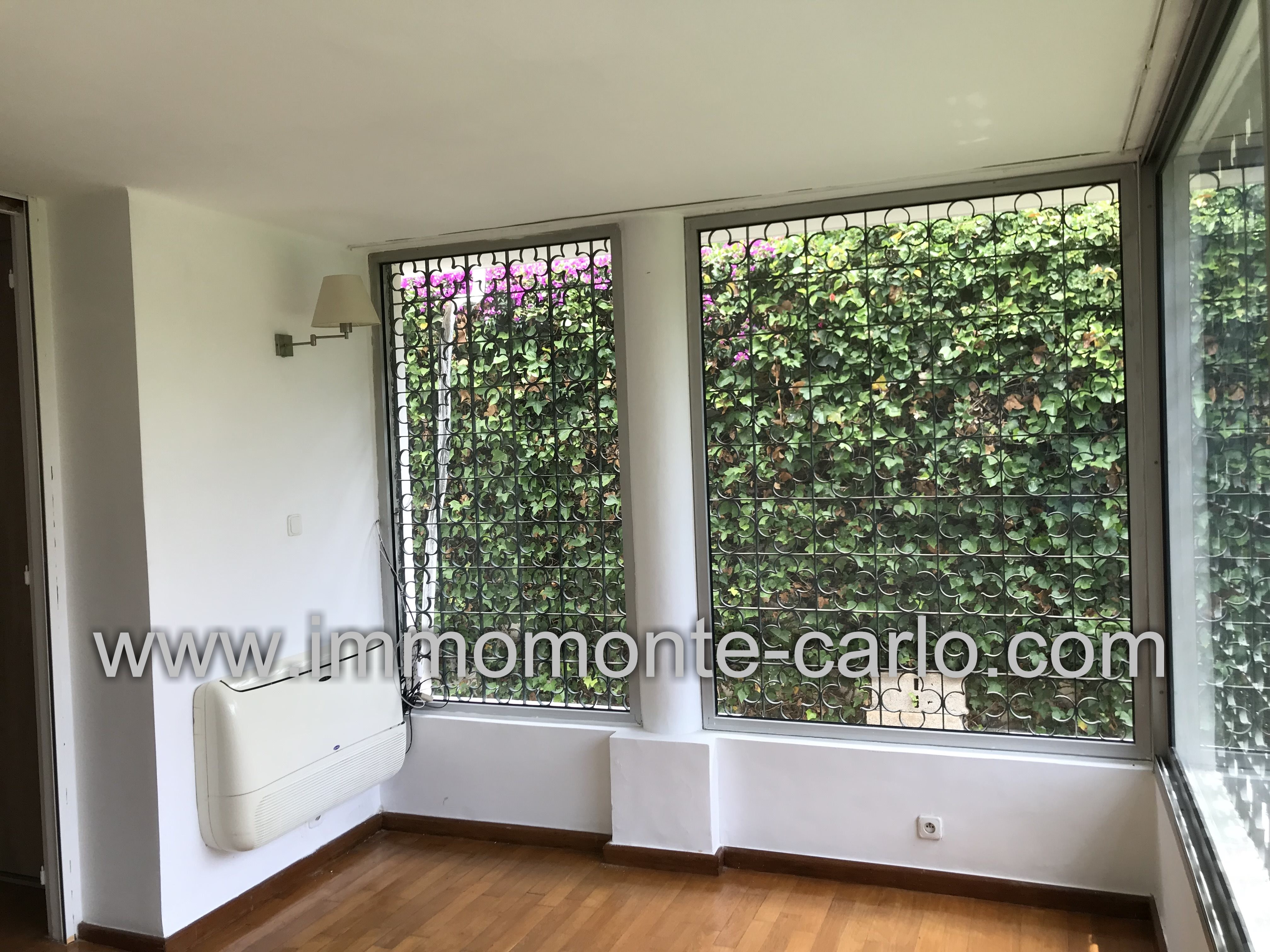Villa avec beau jardin à louer à Rabat au quartier Aviation — 3