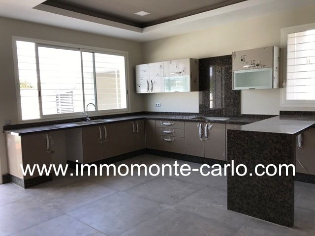 À vendre à Rabat villa neuve haut standing au quartier Souissi — 2