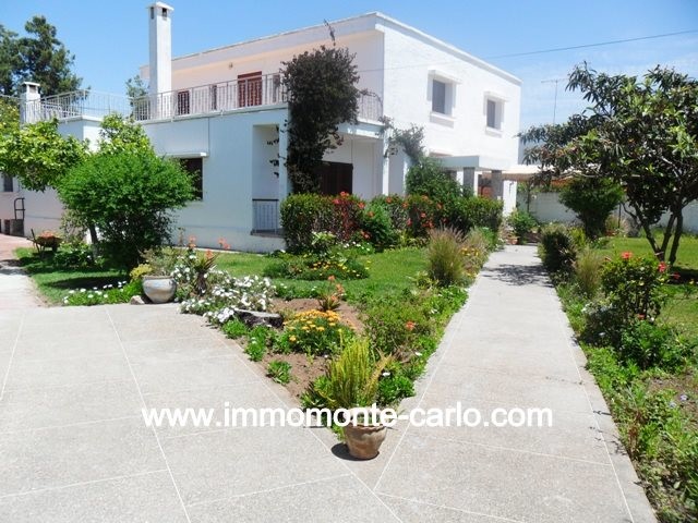 Location villa avec chauffage central à  Souissi Rabat