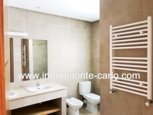 Villa neuve style moderne en location à Souissi Rabat — 5