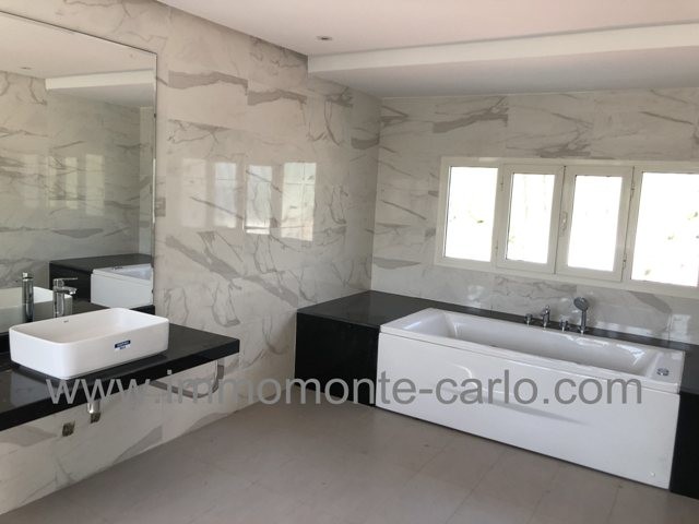 Villa  à louer avec chauffage central et piscine à Rabat — 2