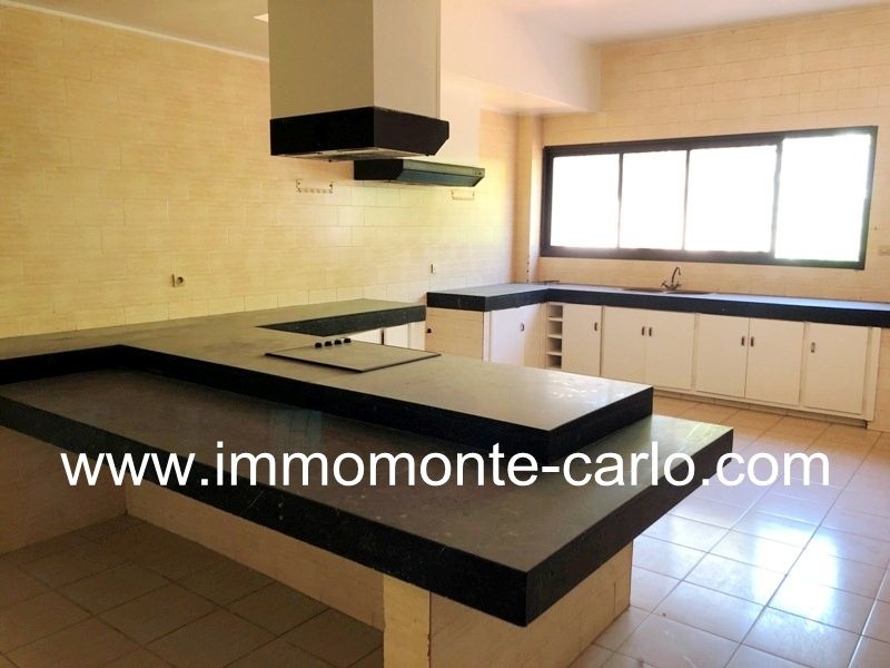 Superbe villa avec piscine jardin et chauffage central à Souissi Rabat — 6