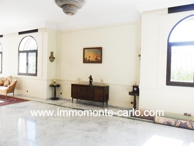 Superbe villa avec chauffage central à louer à Souissi Rabat