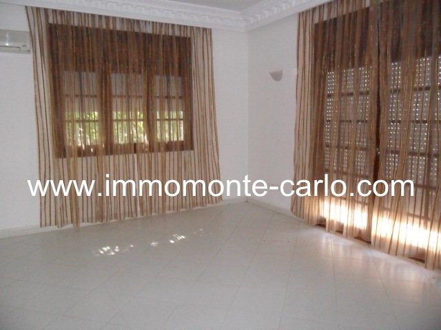 A louer villa avec piscine et chauffage central Souissi RABAT — 4