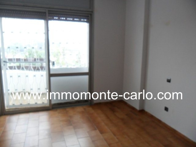 À louer appartement avec terrasse au haut Agdal Rabat