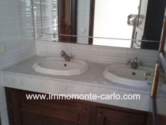 À Rabat location une villa avec beau jardin à Hay Riad — 3