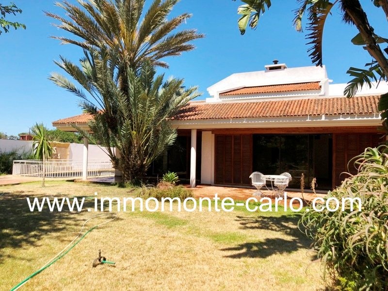Superbe villa avec piscine jardin et chauffage central à Souissi Rabat — 2