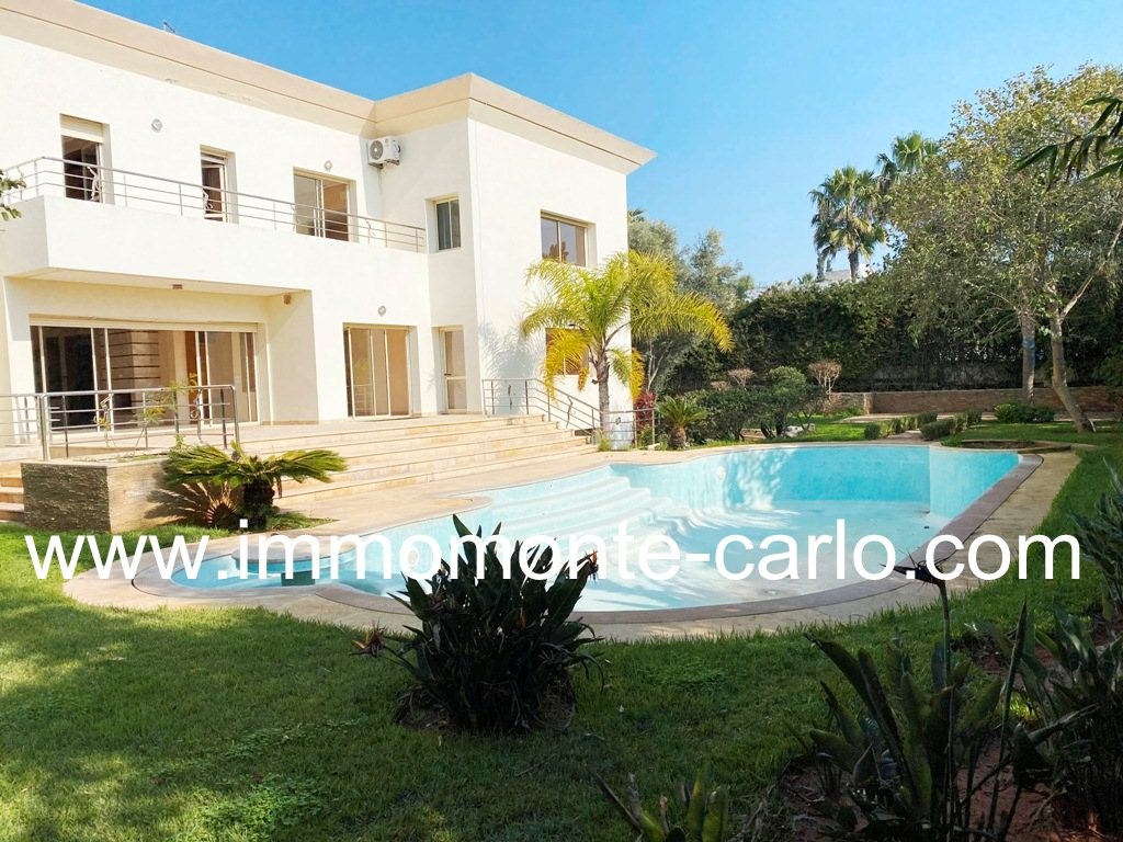 Location d’une villa d’architecte avec piscine à Souissi Bir Kacem