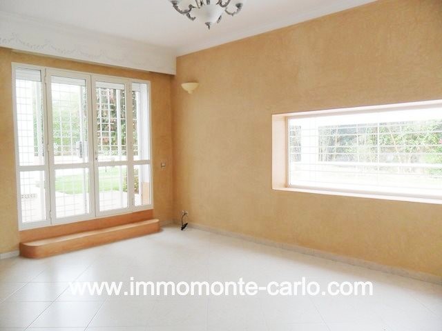 Location villa avec piscine à Rabat au quartier Souissi — 3