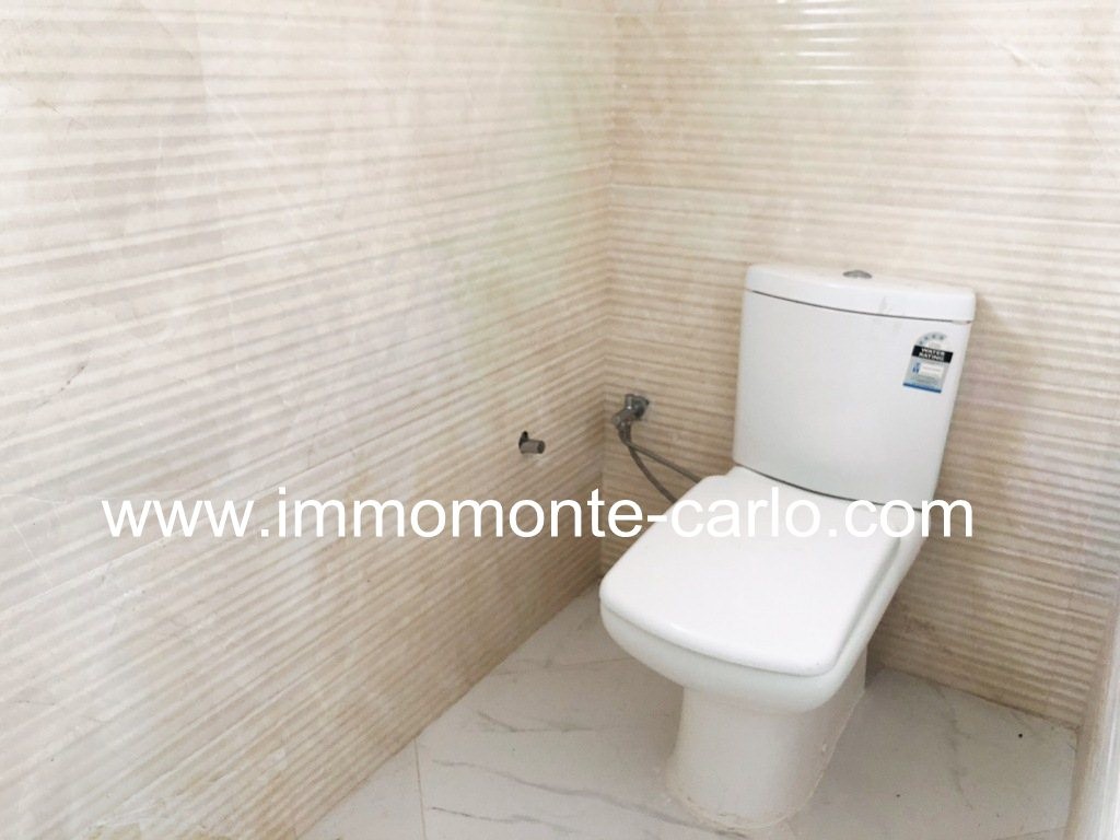 A vendre à Rabat  villa refaite à neuf — 6