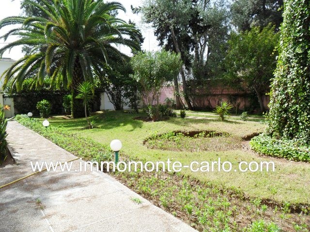Location villa vide au quartier Souissi à Rabat