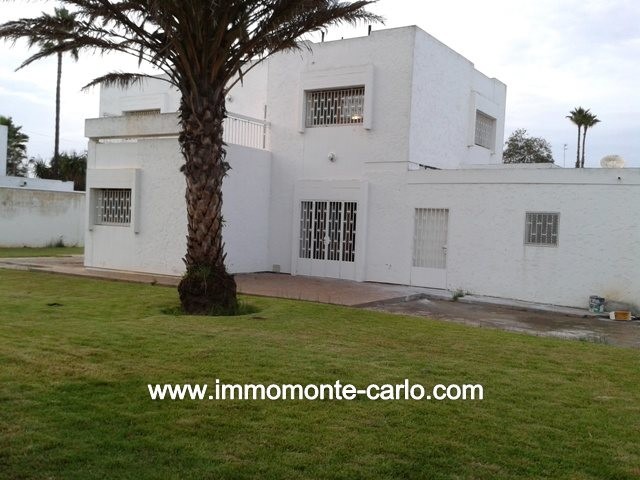 Location villa avec chauffage central à  OLM Souissi RABAT — 2
