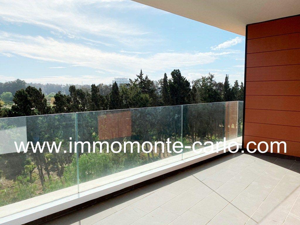 Superbe appartement à louer avec grande terrasse à souissi