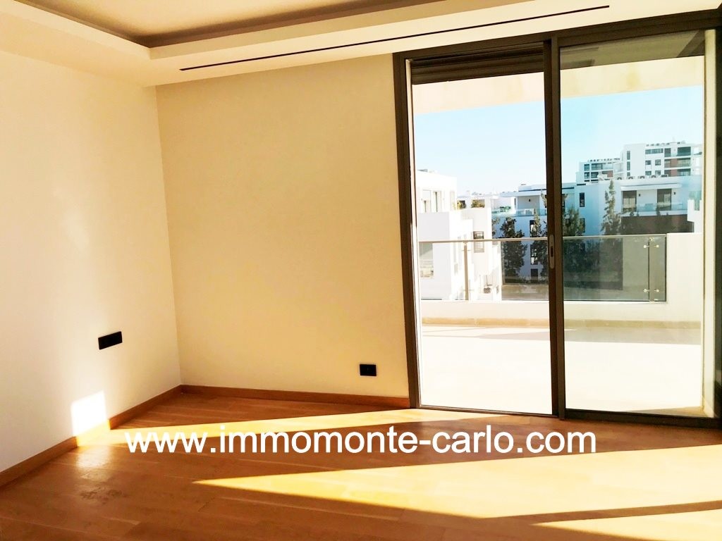 A vendre appartement de standing  avec  grande terrasse Souissi — 3