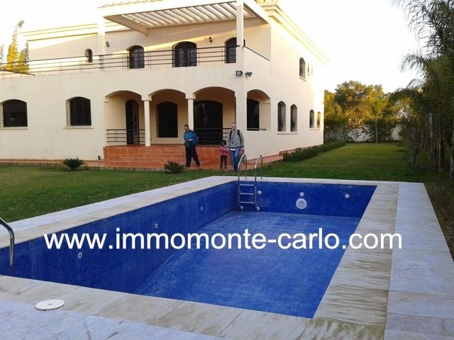 Location villa d’architecture moderne neuve avec piscine à louer à Souissi Rabat