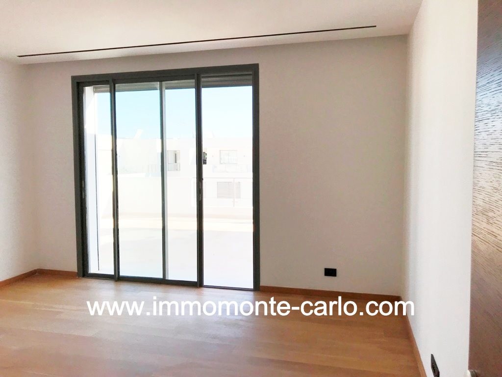 A vendre appartement de standing  avec  grande terrasse Souissi — 4