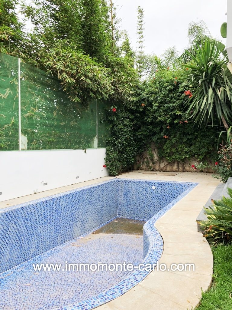 Villa neuve moderne avec piscine à louer à Hay Riad Rabat
