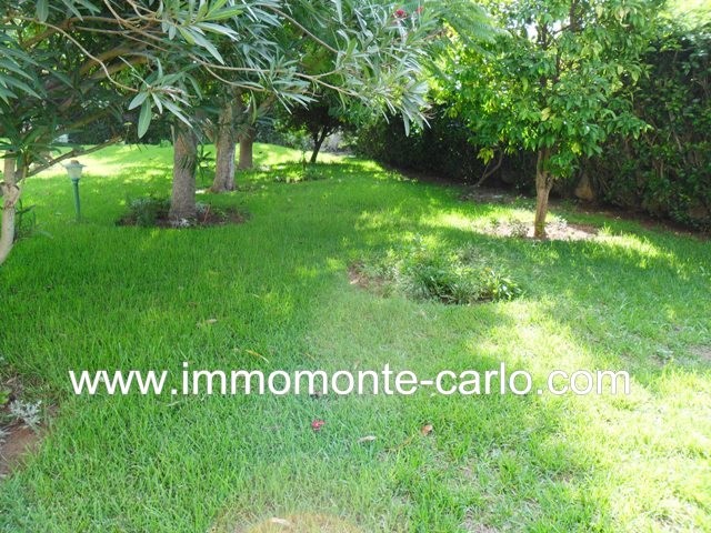 Location villa avec jardin paysagé à Souissi RABAT — 2