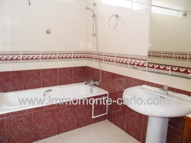 Jolie villa avec chauffage central, climatiseurs,à louer au quartier Souissi RABAT — 3