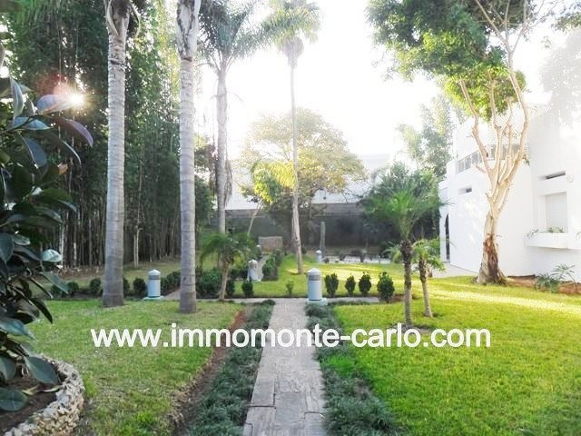 Villa haut standing à louer au quartier  Souissi RABAT — 3