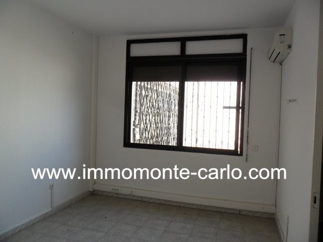 Location villa vide au quartier Souissi à Rabat — 3