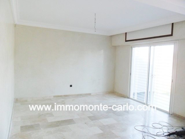 Jolie villa neuve à louer à Rabat au quartier Souissi — 2