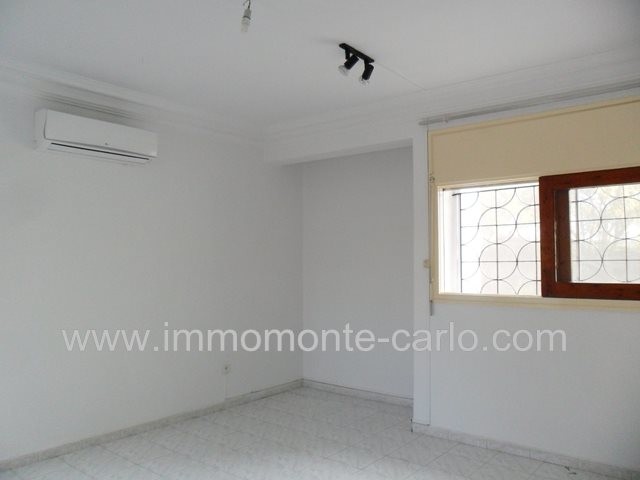 Jolie villa avec chauffage central, climatiseurs,à louer au quartier Souissi RABAT — 2