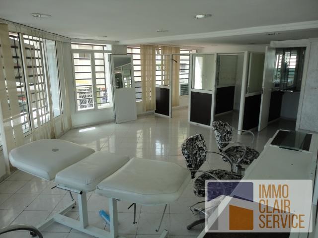 Un local en location sur quartier les hôpitaux de 52m² — 2