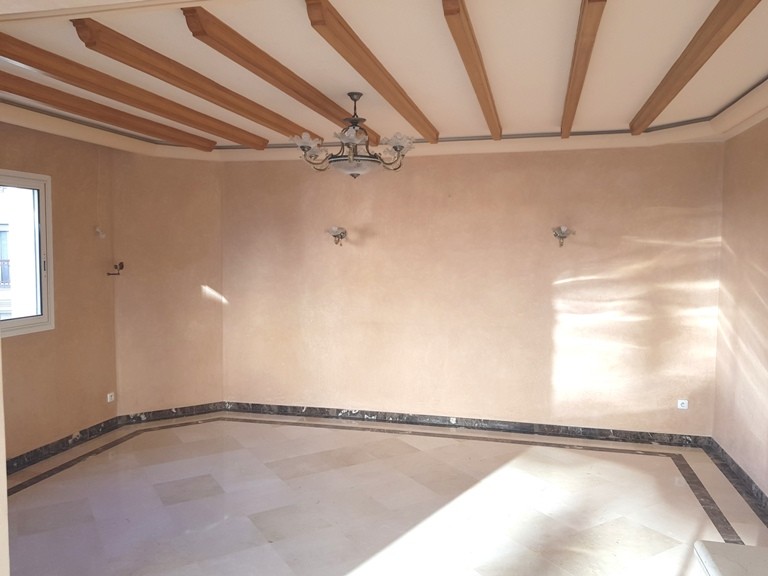 Un appartement spacieux en location vide sur Racine — 3