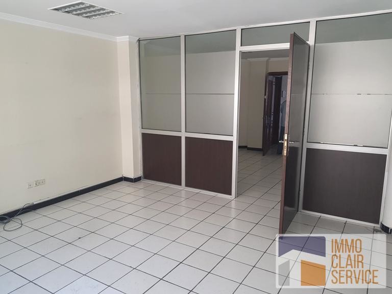 Location Bureau bien agencé sur belvédère 92m² — 3