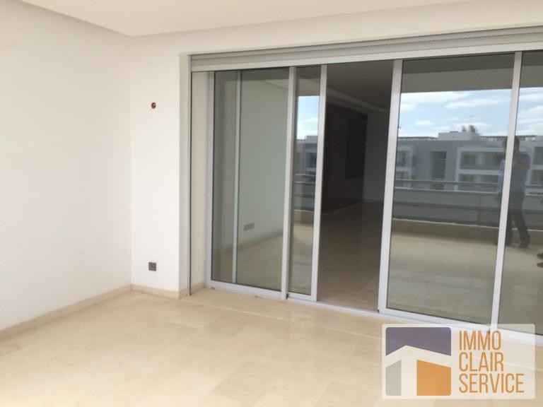 Bel appartement en location vide sur quartier Ain diab — 2
