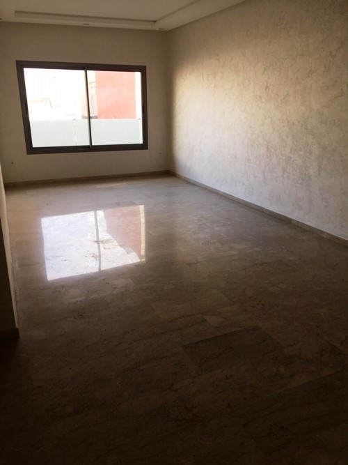 A vendre appartement lumineux de 130m² dans le quartier de 2 Mars