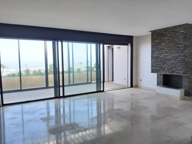 Appartement en location non meublé de haut stanting avec vue sur la mer à Ain Diab Casablanca.