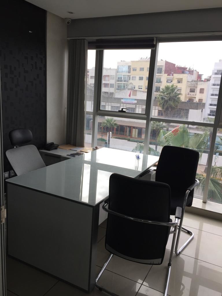 Bureau meublé à louer — 3